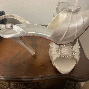 High Heel Women’s Shoes Size 7W Never Worn